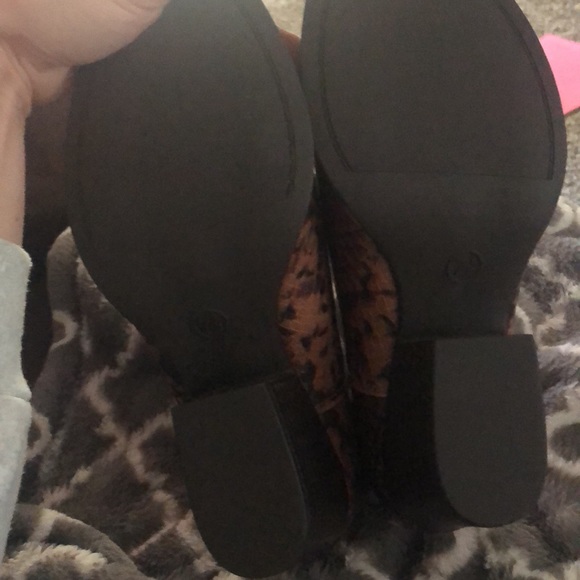 Women's Snakeskin Barb Ankle Boots NEW - Picture 3 of 8